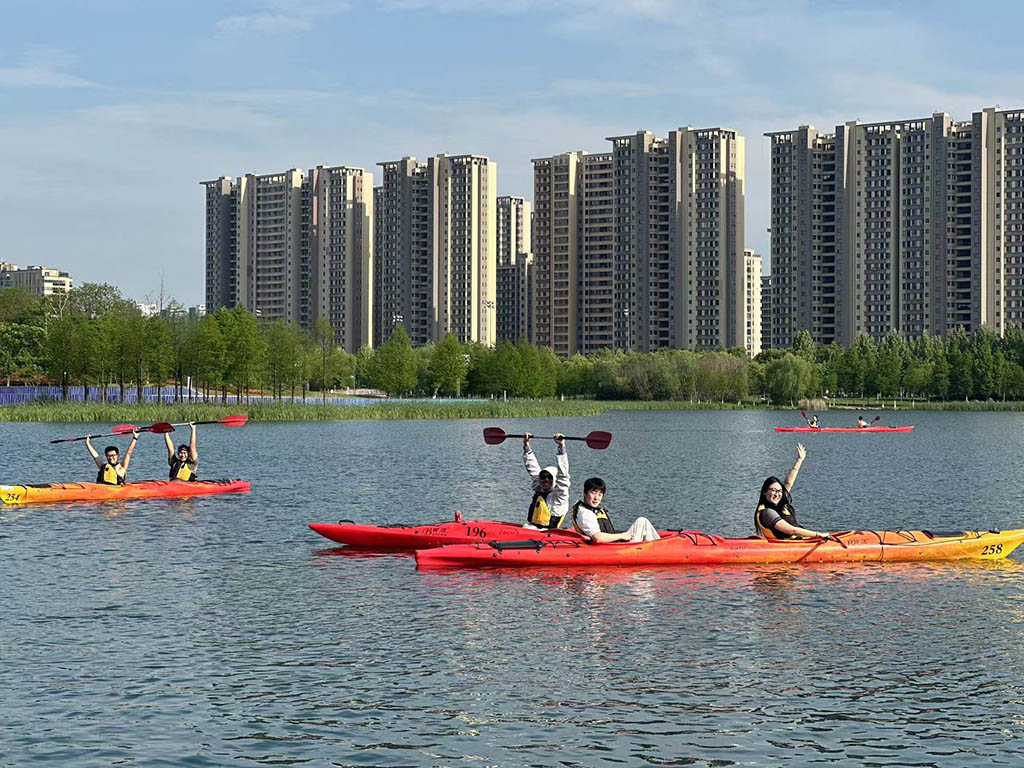 Hantao Gan, an MMS: DKU student, and a few of his classmates kayaking near DKU's campus