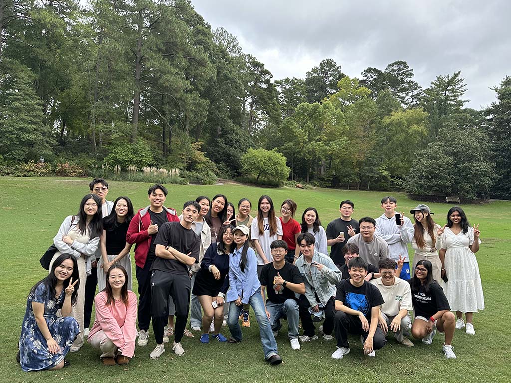 Ashima Garg, an MMS: DKU student at Duke University's Fuqua School of Business, and her MMS: DKU classmates at Duke gardens